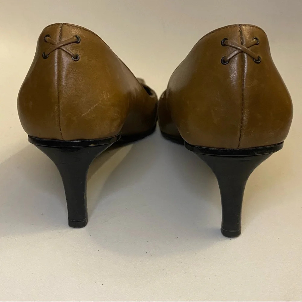 Gucci Brown leather Square Toe Low Heels - Picture 9 of 16